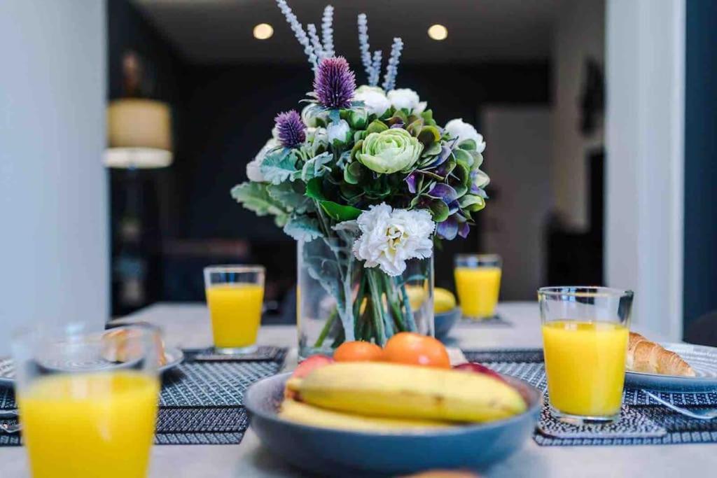 Sandileigh House By Yourstays - Luxurious 3 Bedroom House In อัลทริงแงม ภายนอก รูปภาพ