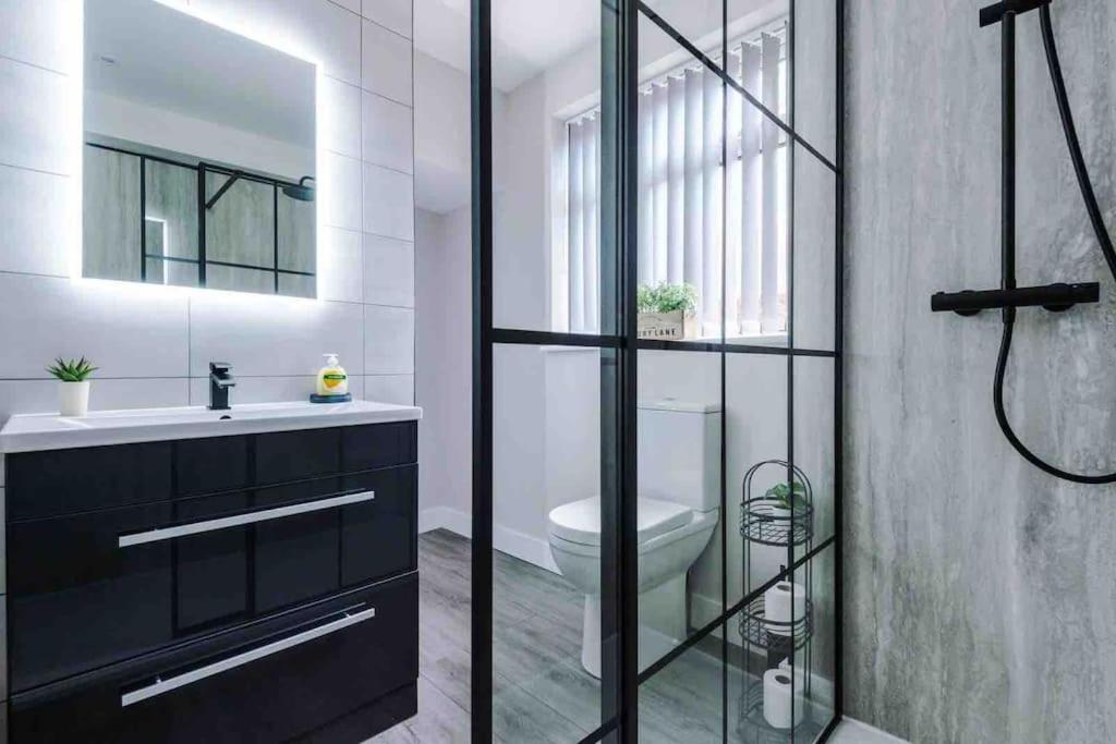 Sandileigh House By Yourstays - Luxurious 3 Bedroom House In อัลทริงแงม ภายนอก รูปภาพ